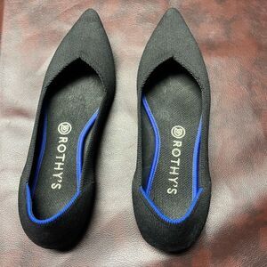 Rothy’s The Point black with blue trim flats, size 9.5‎
